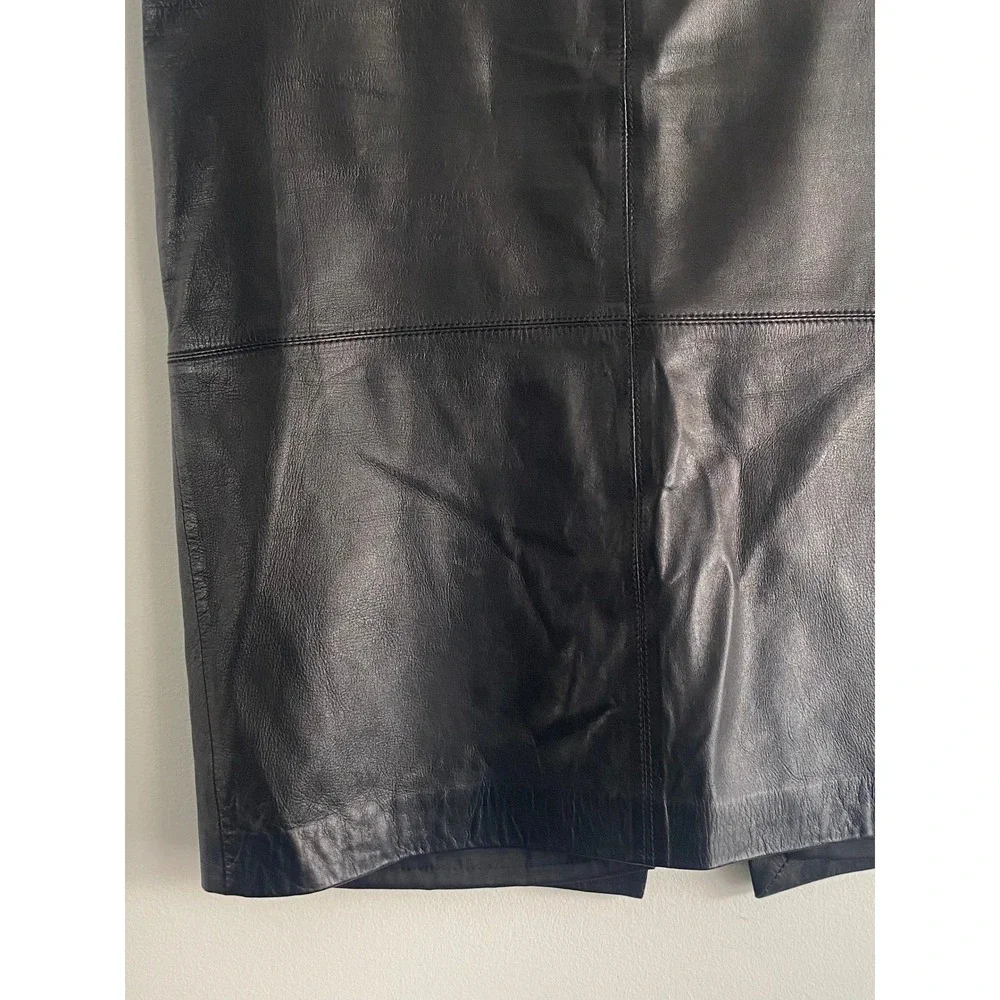 Classic Talbots Lambskin Leather Straight Pencil Skirt
Size 8 - Picture 3 of 10